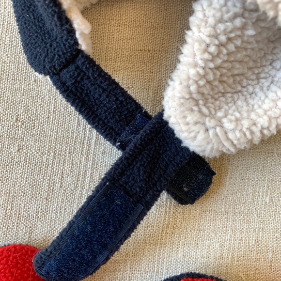 N’ice Caps • fleece hat and mitten set - Picture 4 of 11